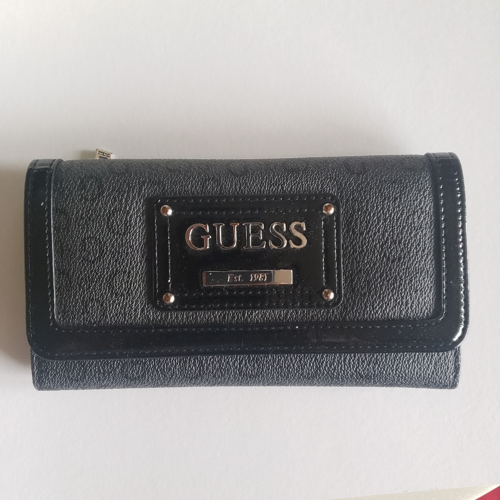 Guess Wallet - Picture 2 of 8